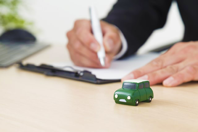 自動車保険を乗り換えるタイミングはいつ 手順や注意点 ポイントを解説 保険コラム Jal保険ナビ